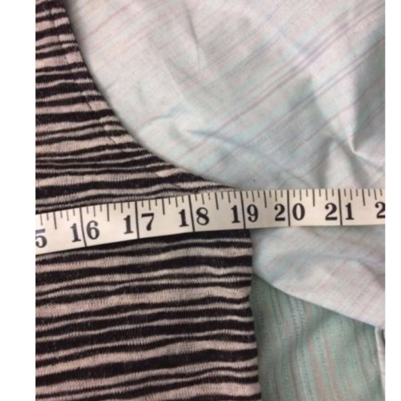 W5 Womens NEW Asymmetrical Knit Stripe Size Large - Picture 7 of 8